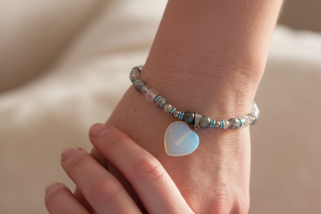 Gemnificent Moon Stone (Heart)
